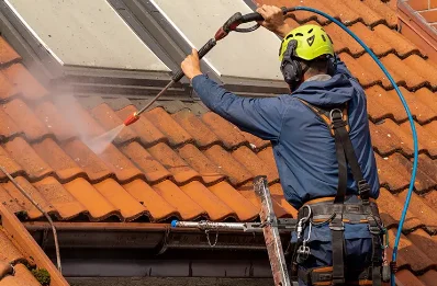 Démoussage et hydrofuge de toiture à Valmy